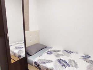 small room for rent